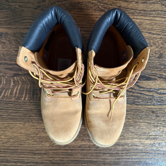 Women's Timberland Premium 6-inch Waterproof Boots, Size 6.5 - Picture 1 of 5
